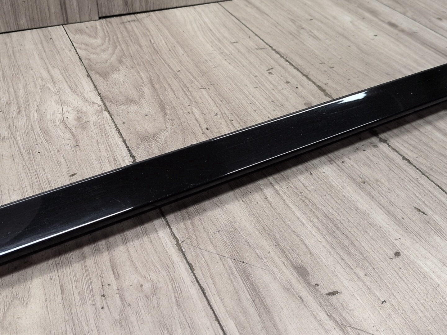 2019 - 2026 BMW X5 G05 Left Driver Side Windshield Drip Molding Trim 7463527 N63B44M3