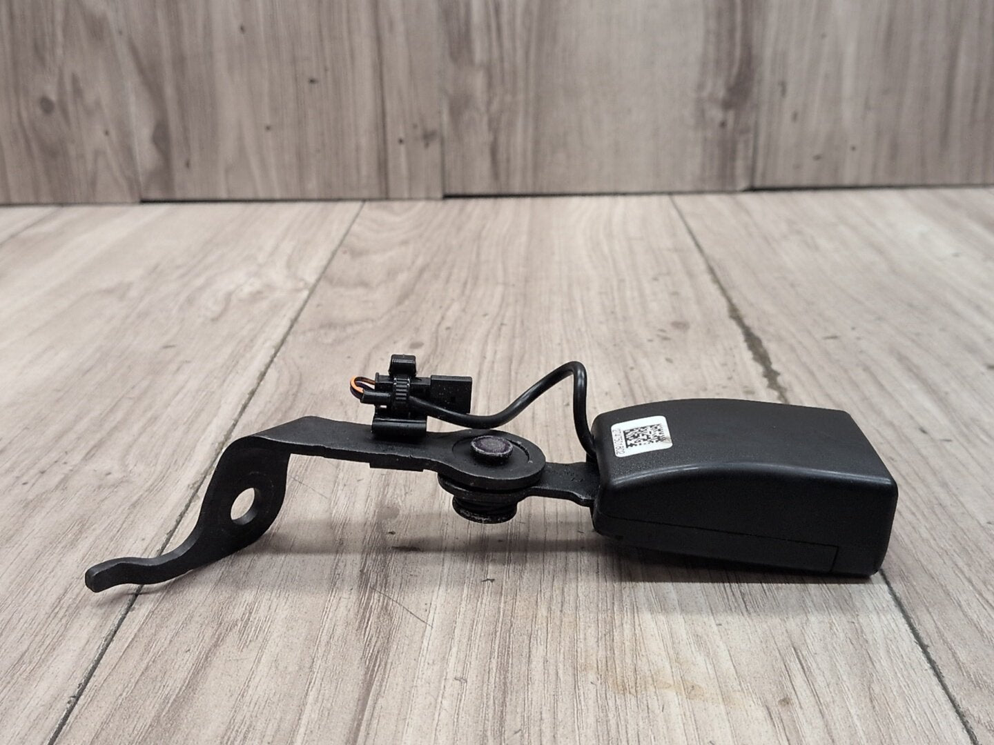 17-20 OEM BMW F90 M5 G30 530 540 M550 Rear Left Driver Seatbelt Seat Belt Buckle