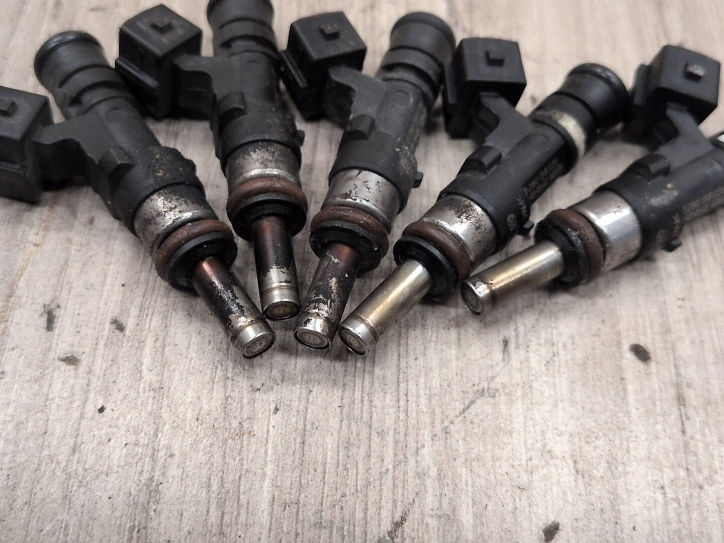 2004-2010 BMW E64 M6 S85B50A Engine Motor Injector SET 7839098