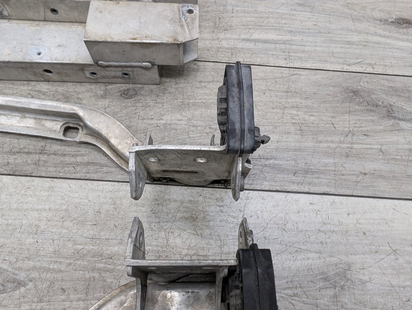 10-15 OEM BMW F01 F02 750 Front Left Right Side Support Reinforcement Bracket