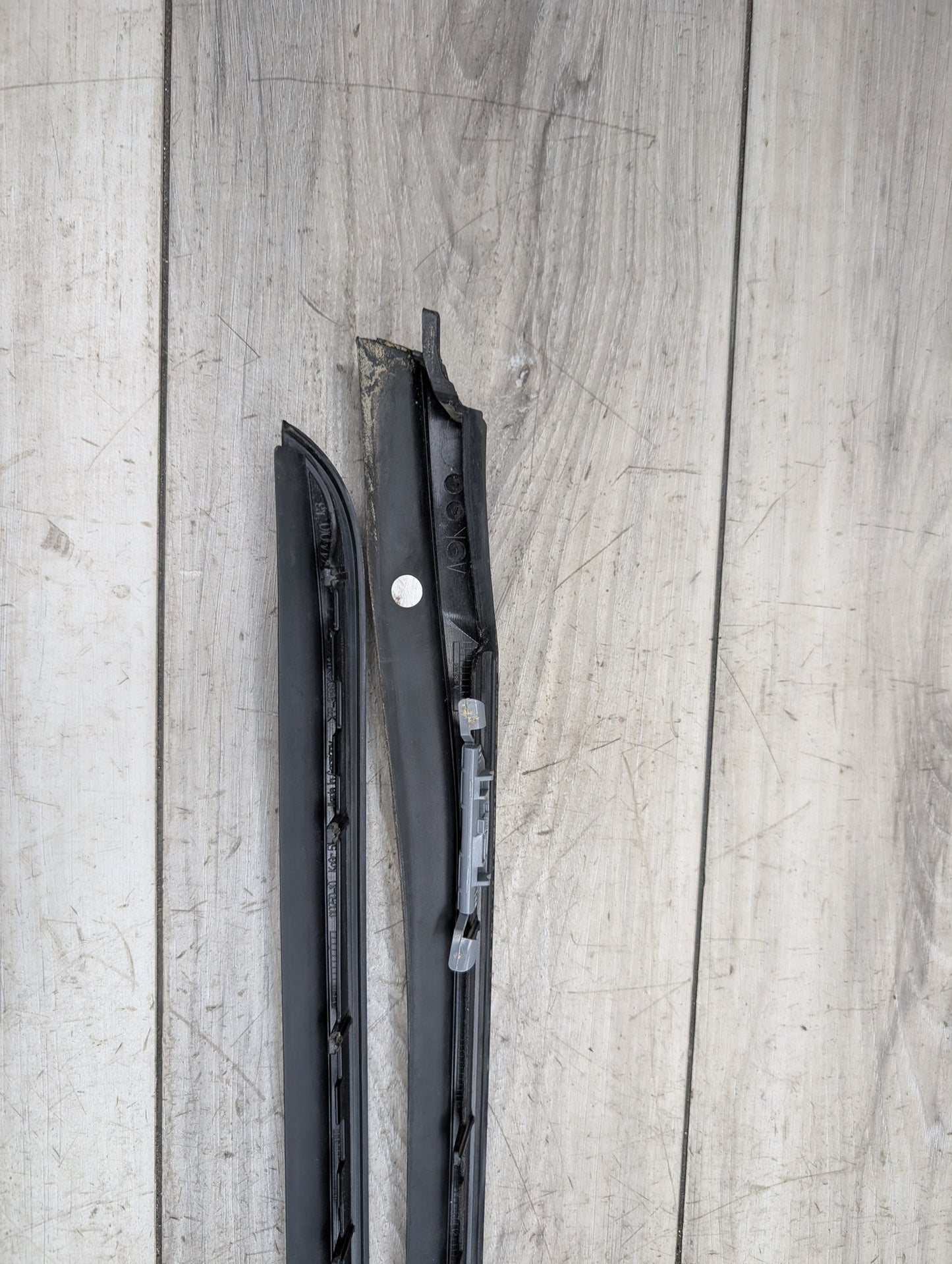 2021-2026 BMW 430i G22 Front Left Right Side Windshield Drip Trim Molding SET 7475009