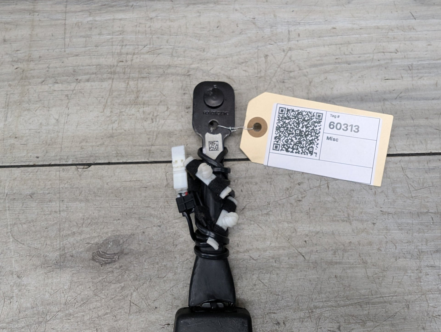 OEM BMW F90 G11 G12 G30 530 540 M550 750 M5 Front Left or Right Seatbelt Buckle
