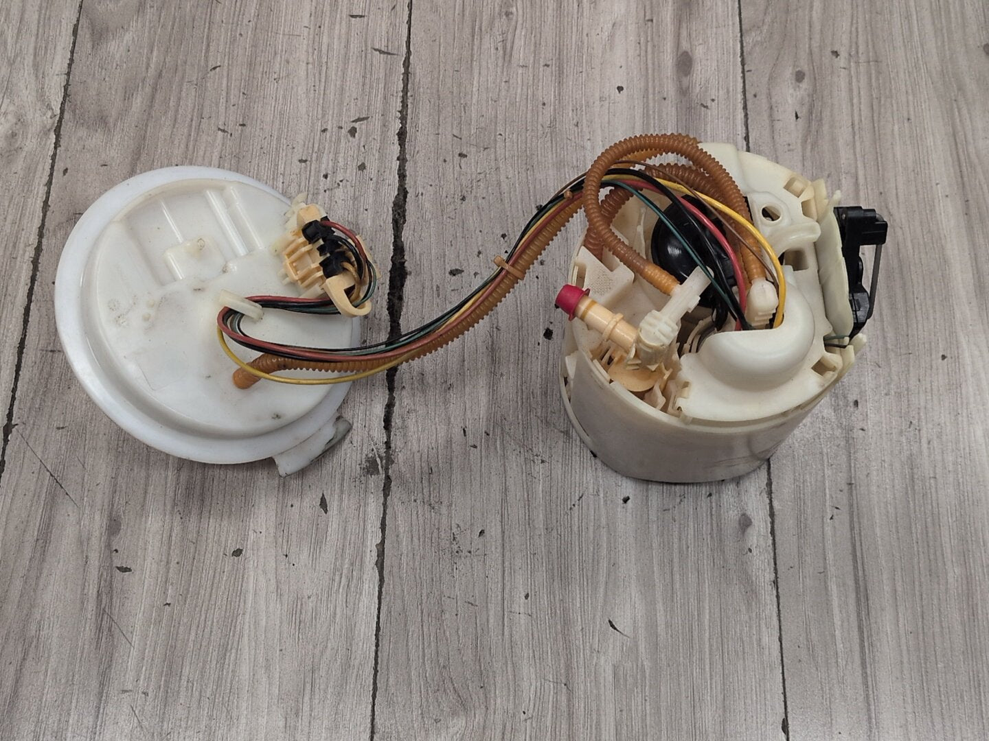 2016-2022 BMW 750i G12 Fuel Gas Tank Sending Unit Assembly 7467713 OEM