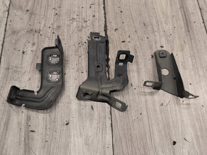 15-20 OEM BMW F80 F82 F83 M3 M4 Left Driver Fender Bracket Mount Carrier SET