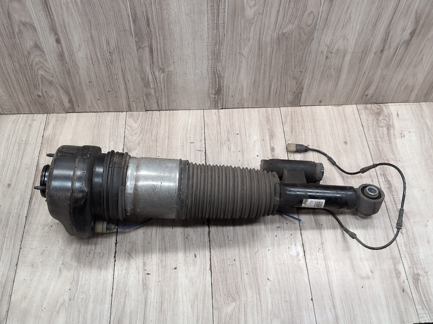 16-22 OEM BMW G11 G12 740 750 B7 REAR Right Passenger Air Suspension Shock Strut