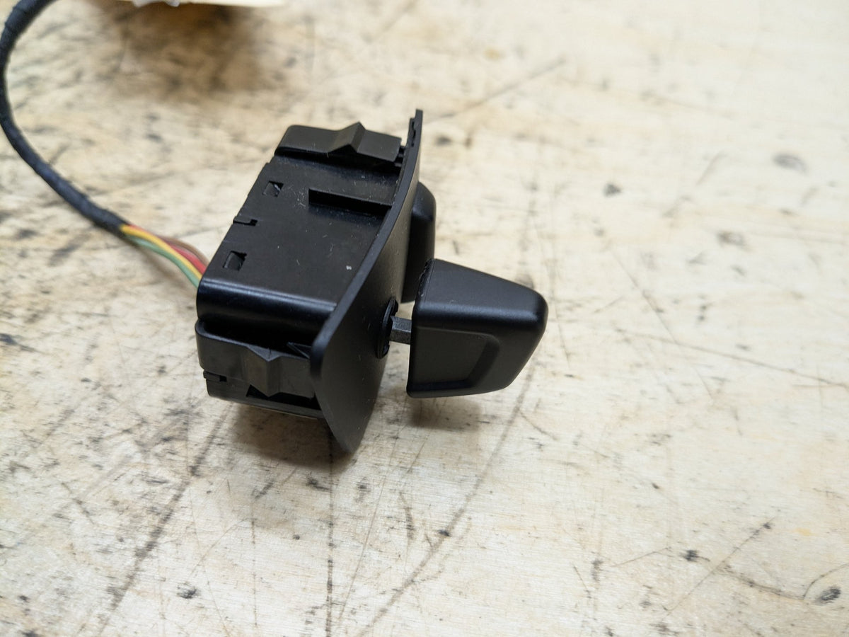 16-19 OEM BMW G11 G12 740 750 Steering Wheel Heat Heating Control Switch Module