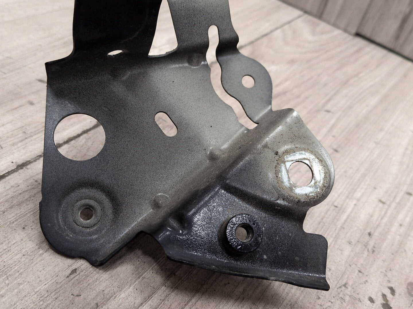 OEM BMW F90 G30 530 540 M550 M5 Front Left Driver Fender Wing Holder Bracket SET
