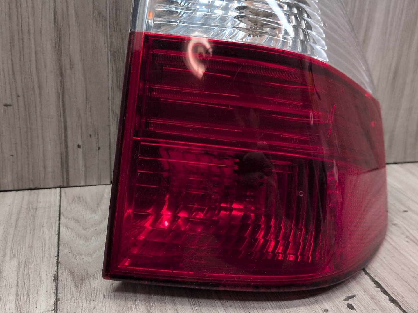 2004-2010 BMW X3 E83 Rear Right Passenger Outer Tail Light 7162212