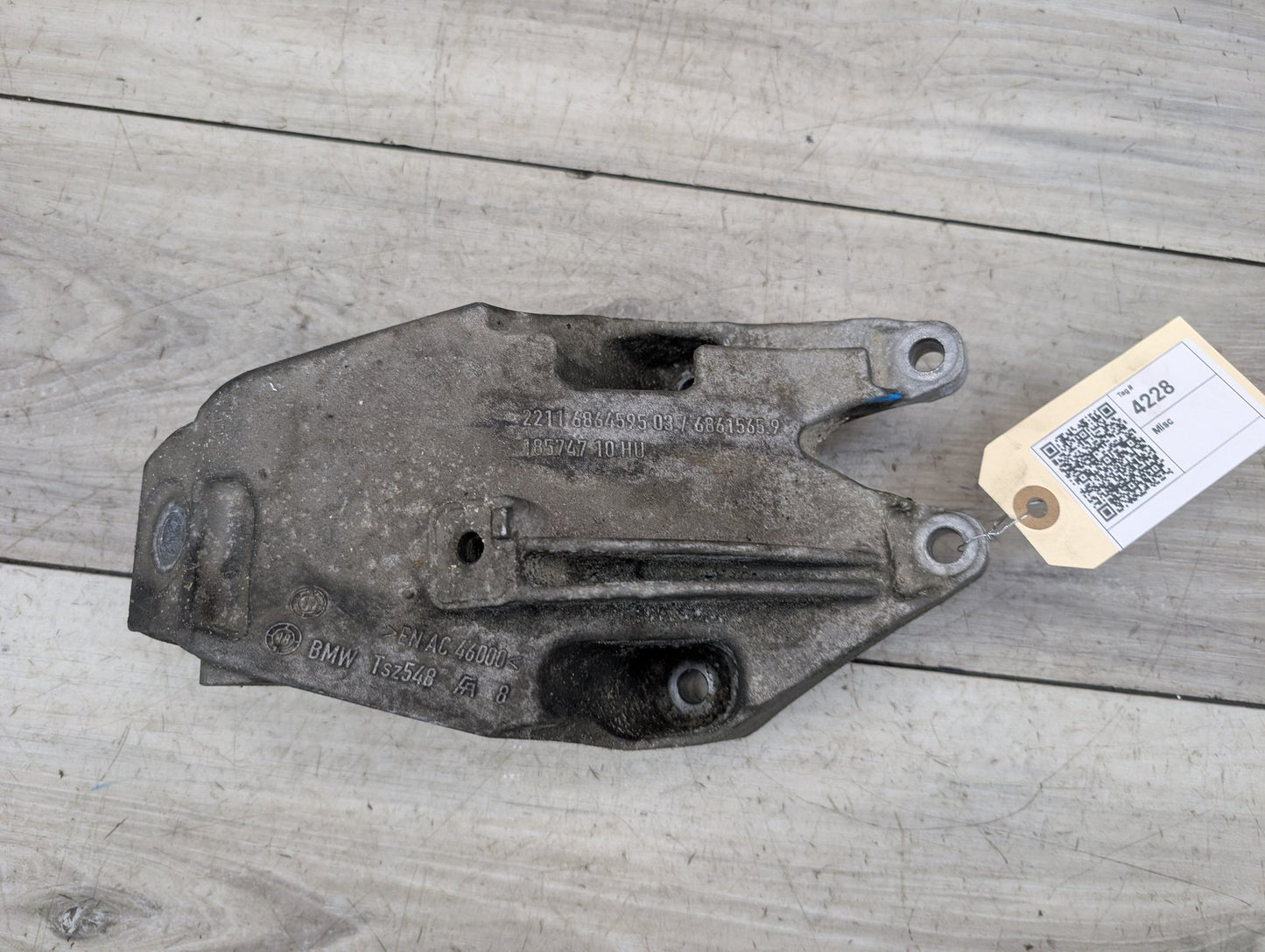 2019 - 2026 BMW 330i G20 Left Driver Engine Bracket Support Mount 6864595 B46B20O1