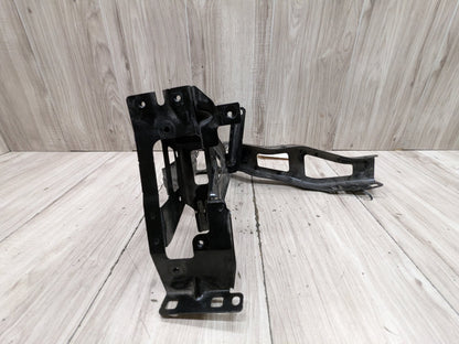 2019 BMW X3 G01 Right Passenger Headlight Bracket 7400114