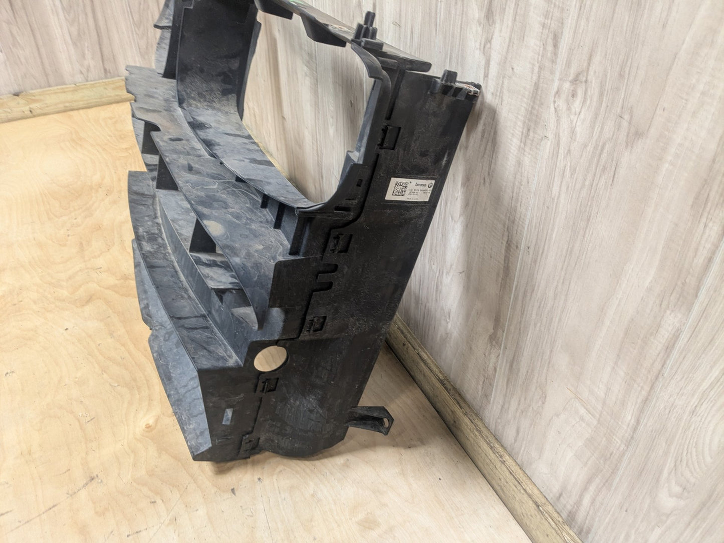 2015-2018 BMW X5 F85 Front Radiator Cover Air Duct Panel 8056233