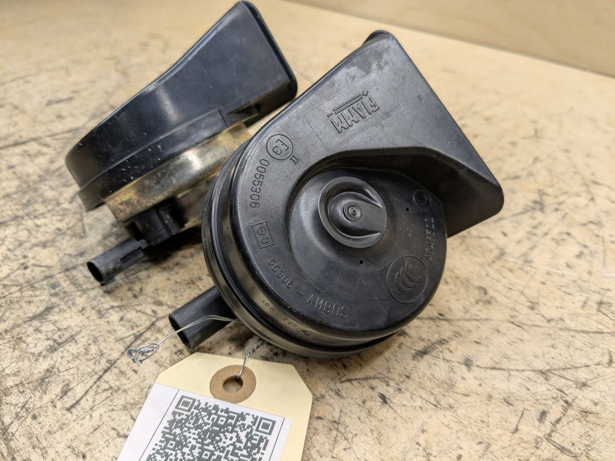 2007-2013 BMW 328i E92 Alarm Horns SET 7159421 OEM