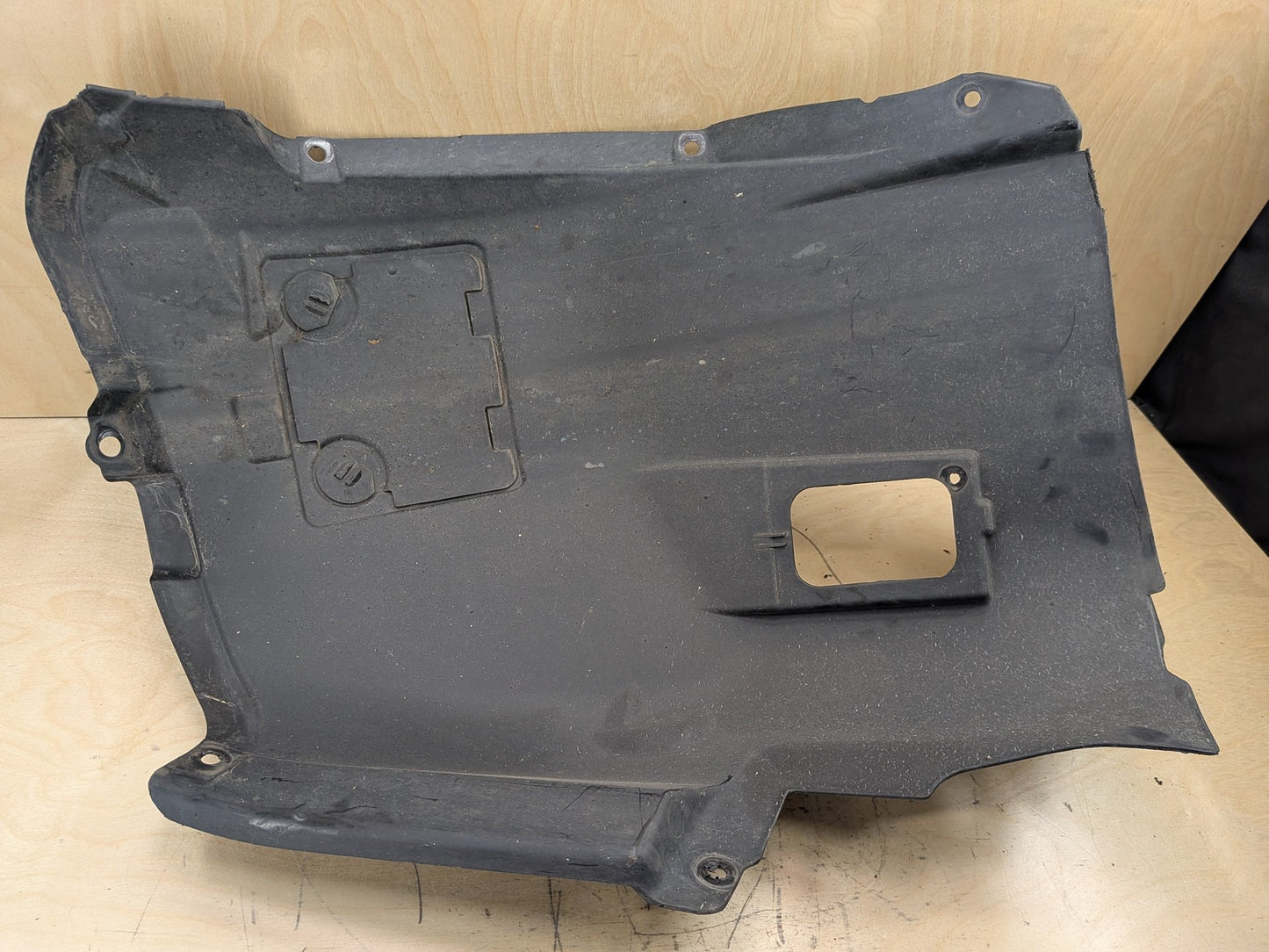 09-11 OEM BMW E90 328 335 Front Right Passenger Fender Liner Wheel Splash Shield