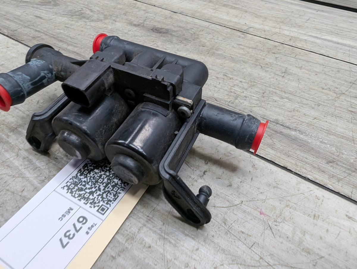 OEM BMW F01 F02 F06 F07 F10 F12 F13 M5 M6 Engine Water Heater Control Valve Pump
