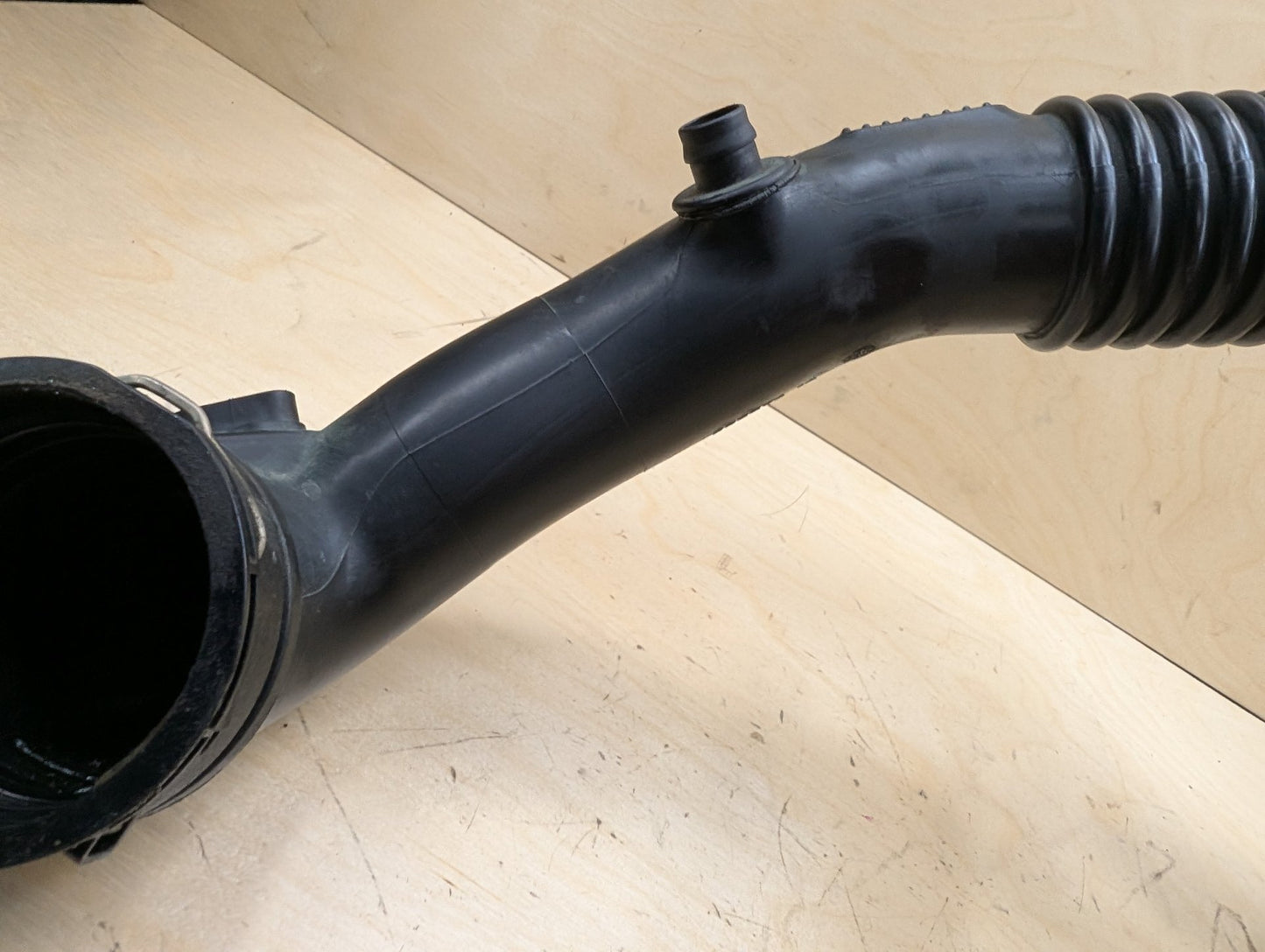 OEM BMW E70 F15 F16 X5 X6 Engine Turbo Lower Intercooler Induction Hose Pipe N55