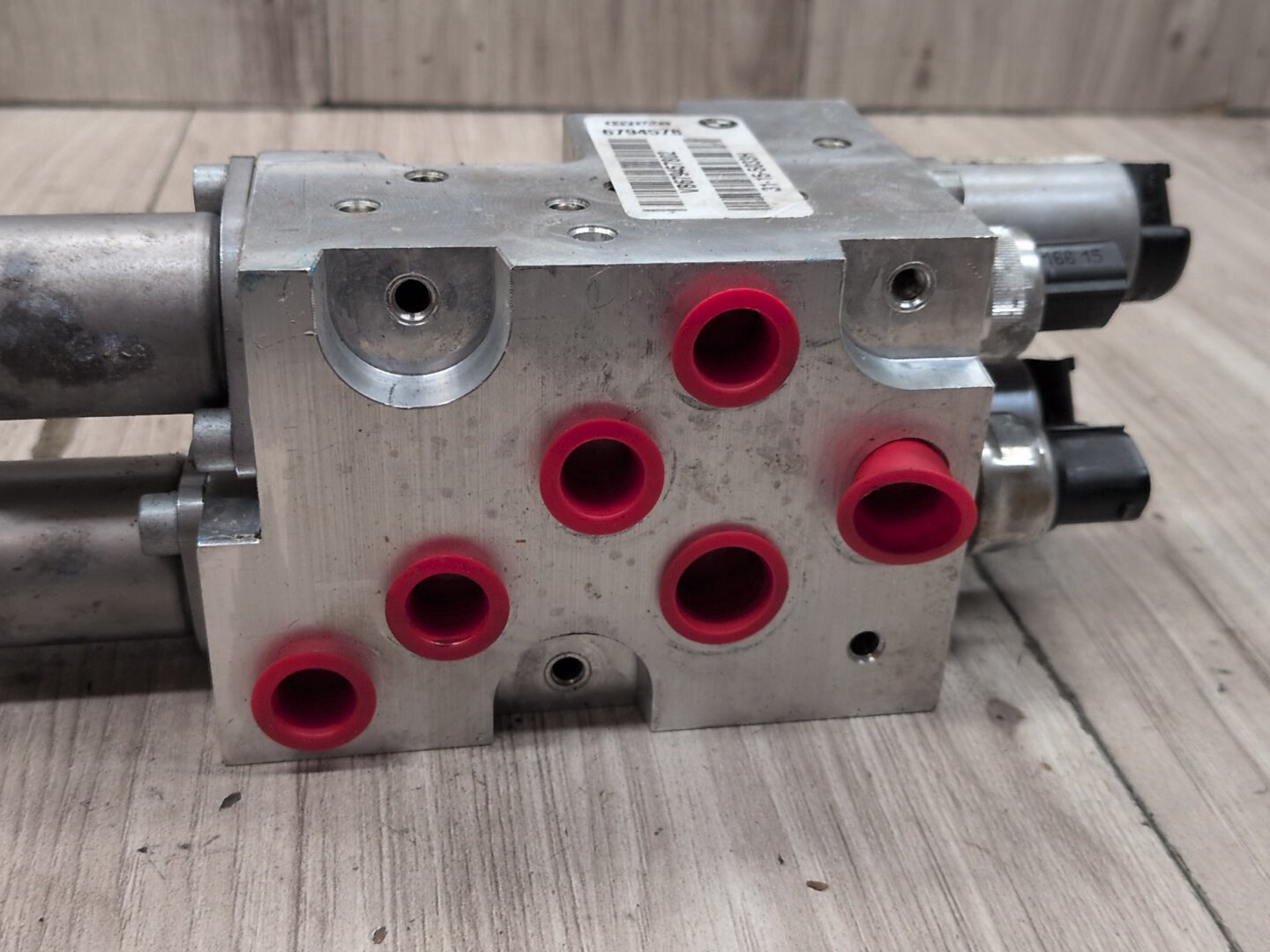 08-19 OEM BMW F15 F16 F85 F86 X5 M X6 M RHD Active Dynamic Drive Valve Block