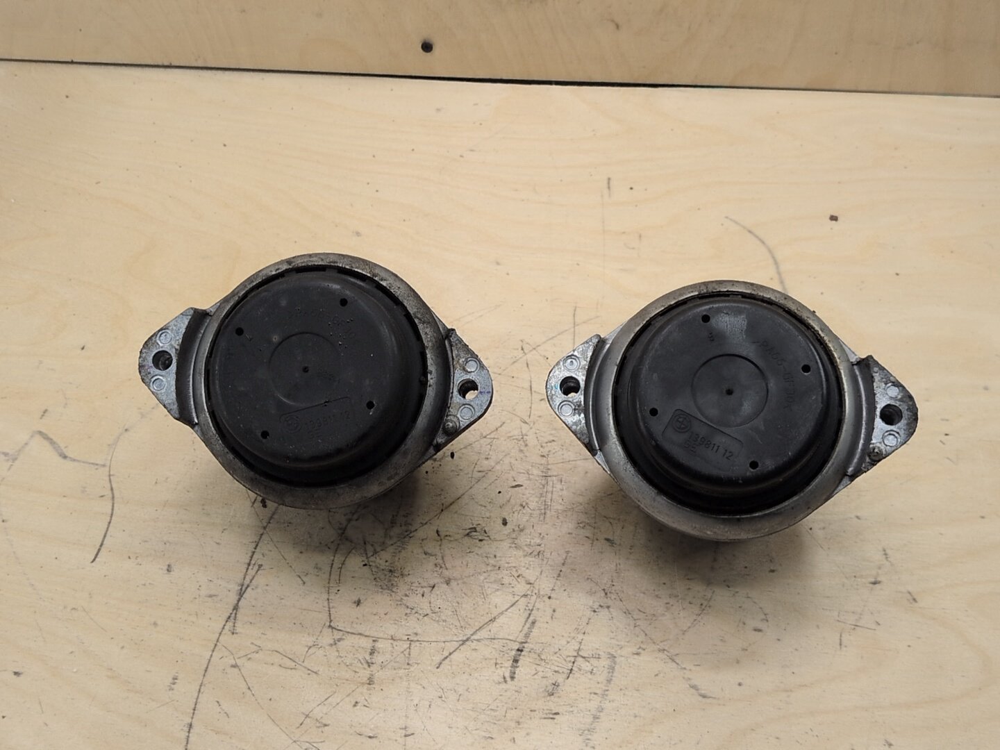 2006-2011 BMW E90 328i N52B30 Left Right Engine Bracket Support Mount SET 6760330