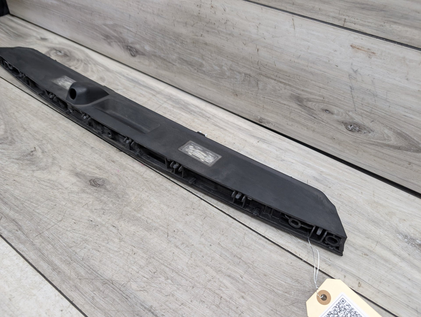 16-19 OEM BMW G12 740 750 Trunk Lid Grip Handle License Plate Light