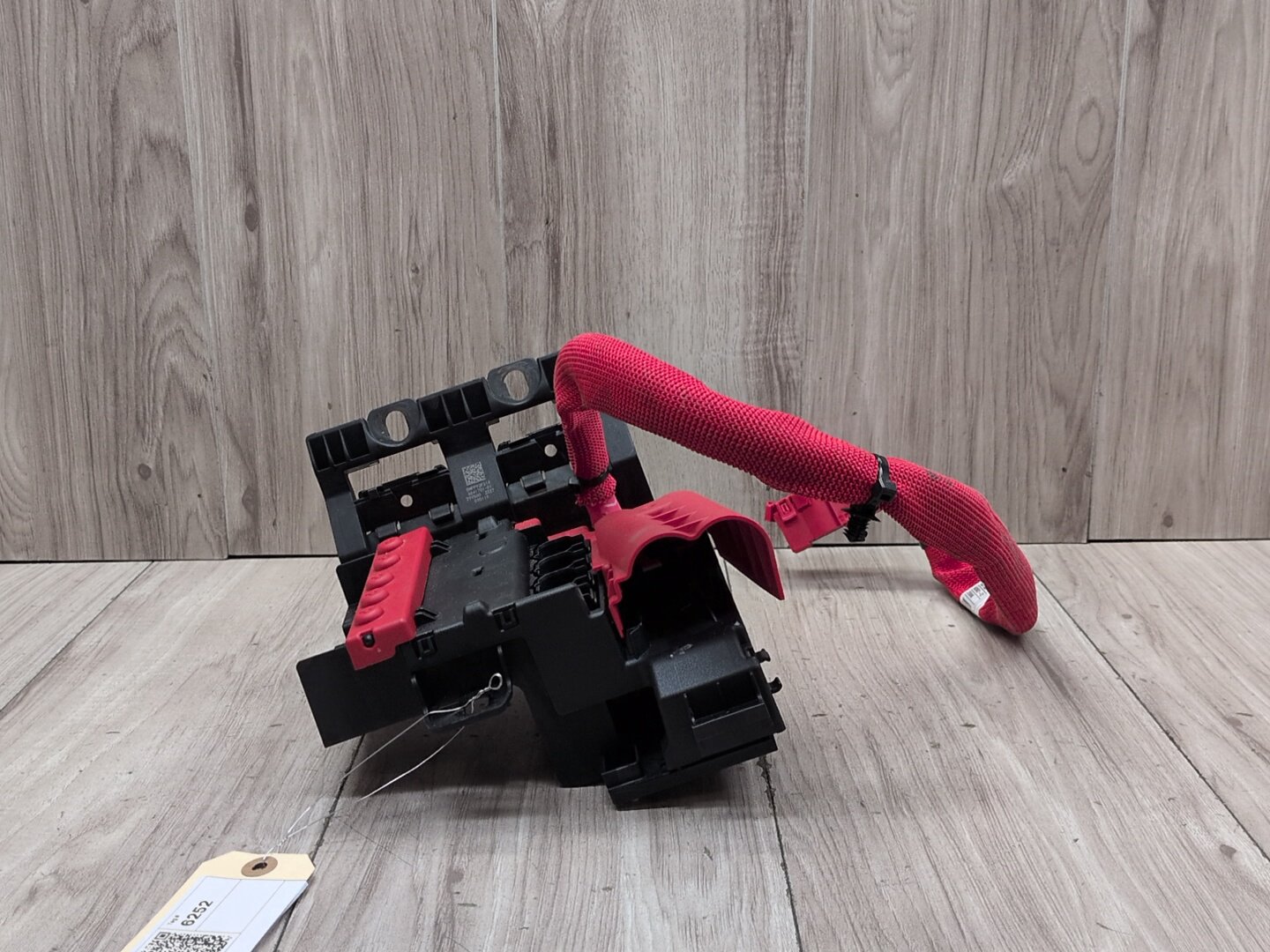 OEM BMW G01 G02 X3 X4 Rear Battery Power Distribution Box w/ Red Cable Terminal