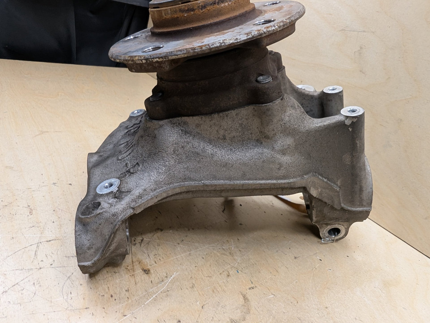 12-18 OEM BMW F30 F31 Sedan RWD Front Right Hub Knuckle Wheel Bearing Carrier