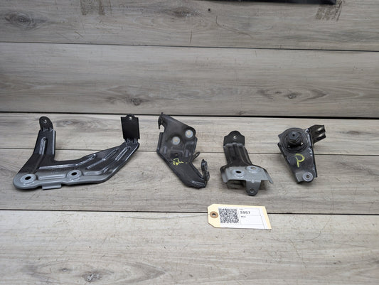 2018 - 2024 BMW X3 G01 Front Right Passenger Fender Brackets SET 7397514 B58B30O1