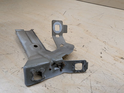 15-20 OEM BMW F80 F82 F83 M3 M4 Left Driver Fender Bracket Mount Carrier SET