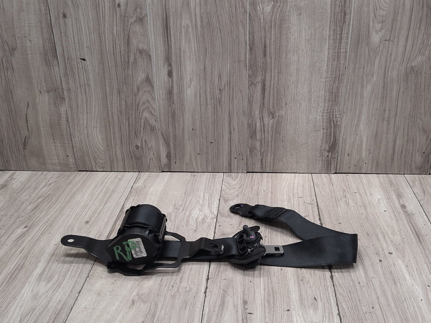 2015-2018 BMW X5 F85 Rear Right Passenger Seatbelt Seat Belt Retractor 7318376