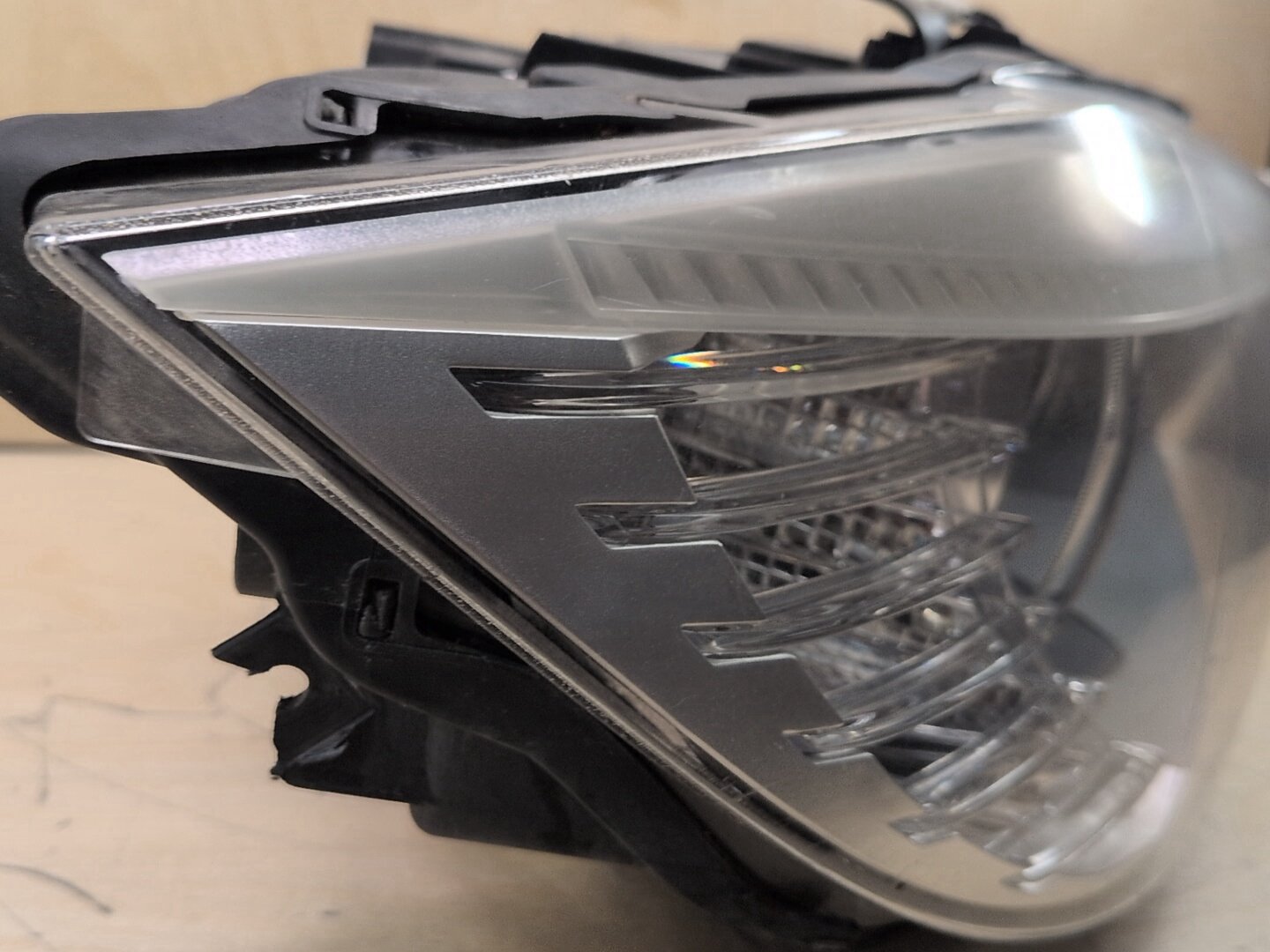 09-11 OEM BMW E90 328 335 LCI Right Passenger Side Halogen Headlight w/ Modules