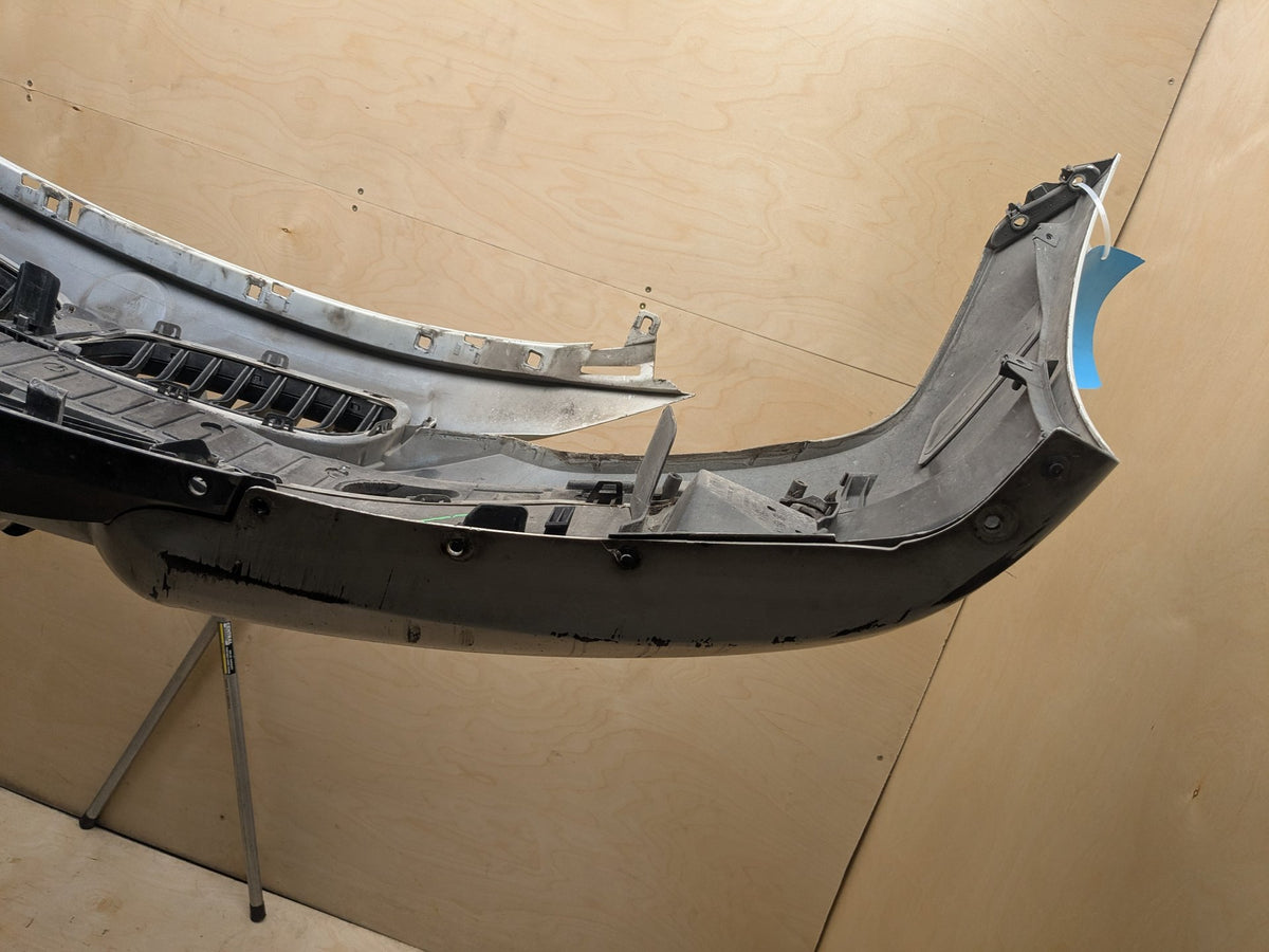 2012-2018 BMW 320i 328 335 F30 Front Bumper Cover White 300 Alpineweiss
