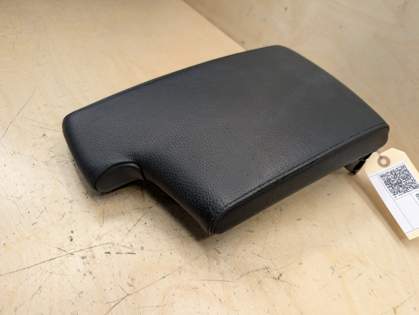 06-13 OEM BMW E90 E92 E93 Center Console Armrest Tray BLACK Leather Dakota