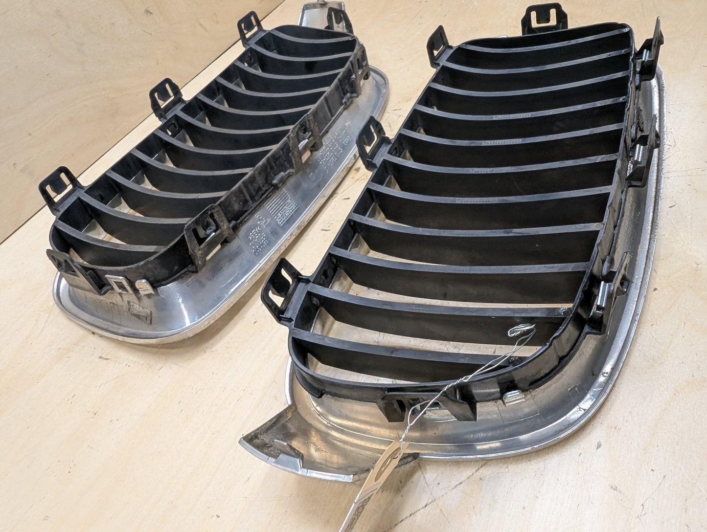 2012-2018 BMW 328i F30 SPORT Front Left Right Upper Bumper Cover Kidney Grilles SET 7260497