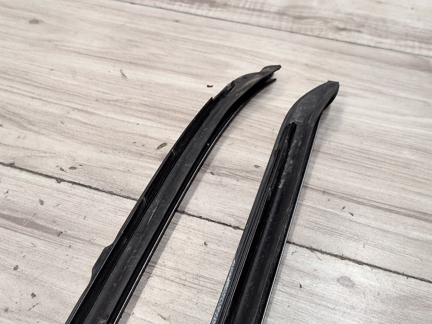 2007-2013 BMW X5 E70 Front Left Right Side Windshield Drip Trim Molding SET 7250395