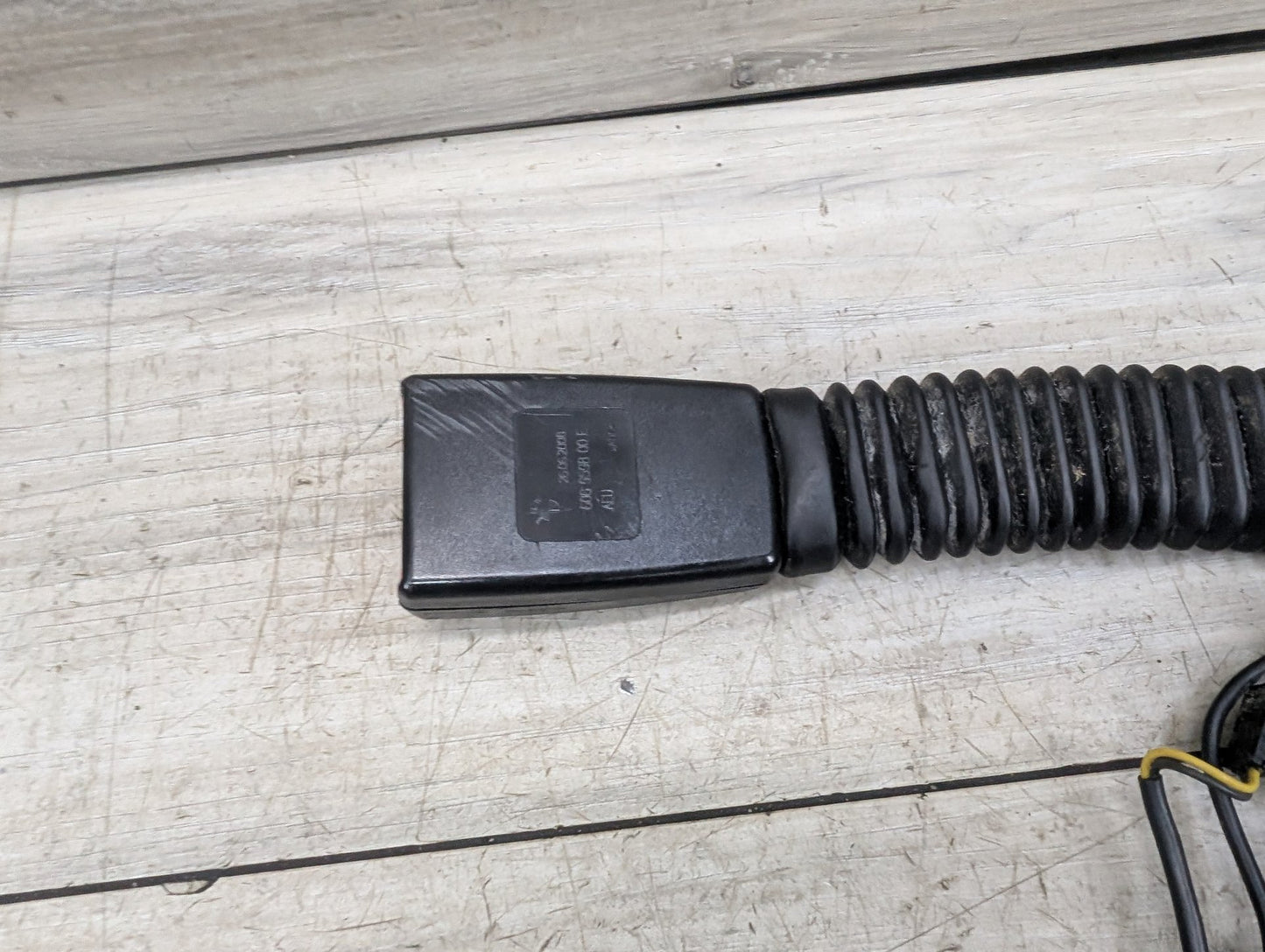 2007-2013 BMW 328i E93 Front Left Driver Seatbelt Seat Belt Buckle 9177771