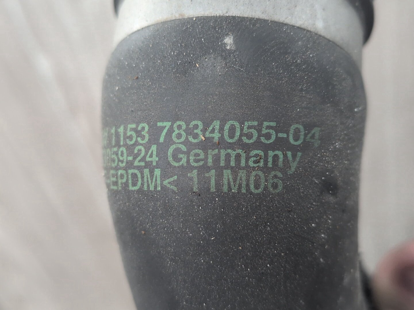 2004-2010 BMW M6 E64 Engine Radiator Coolant Pipe Hose 7834055 OEM