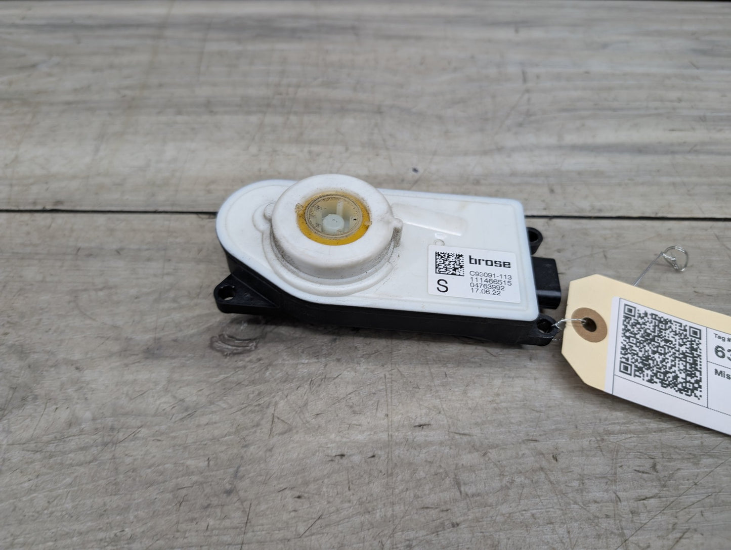 OEM BMW G30 530 540 M550 G12 740 750 M760 Upper Grille Air Flap Motor Actuator