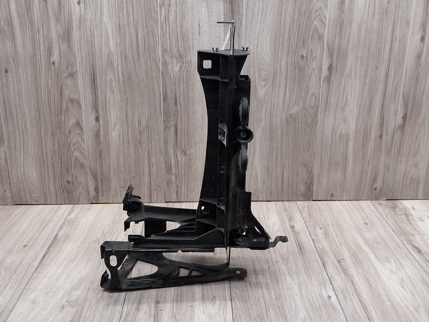 OEM BMW F01 F02 740 750 760 Front Right Passenger Headlight Support Bracket