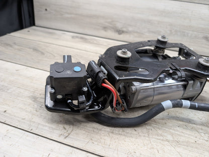 2014 - 2018 BMW X5 F15 Air Suspension Compressor Pump 6875177 N63B44O1