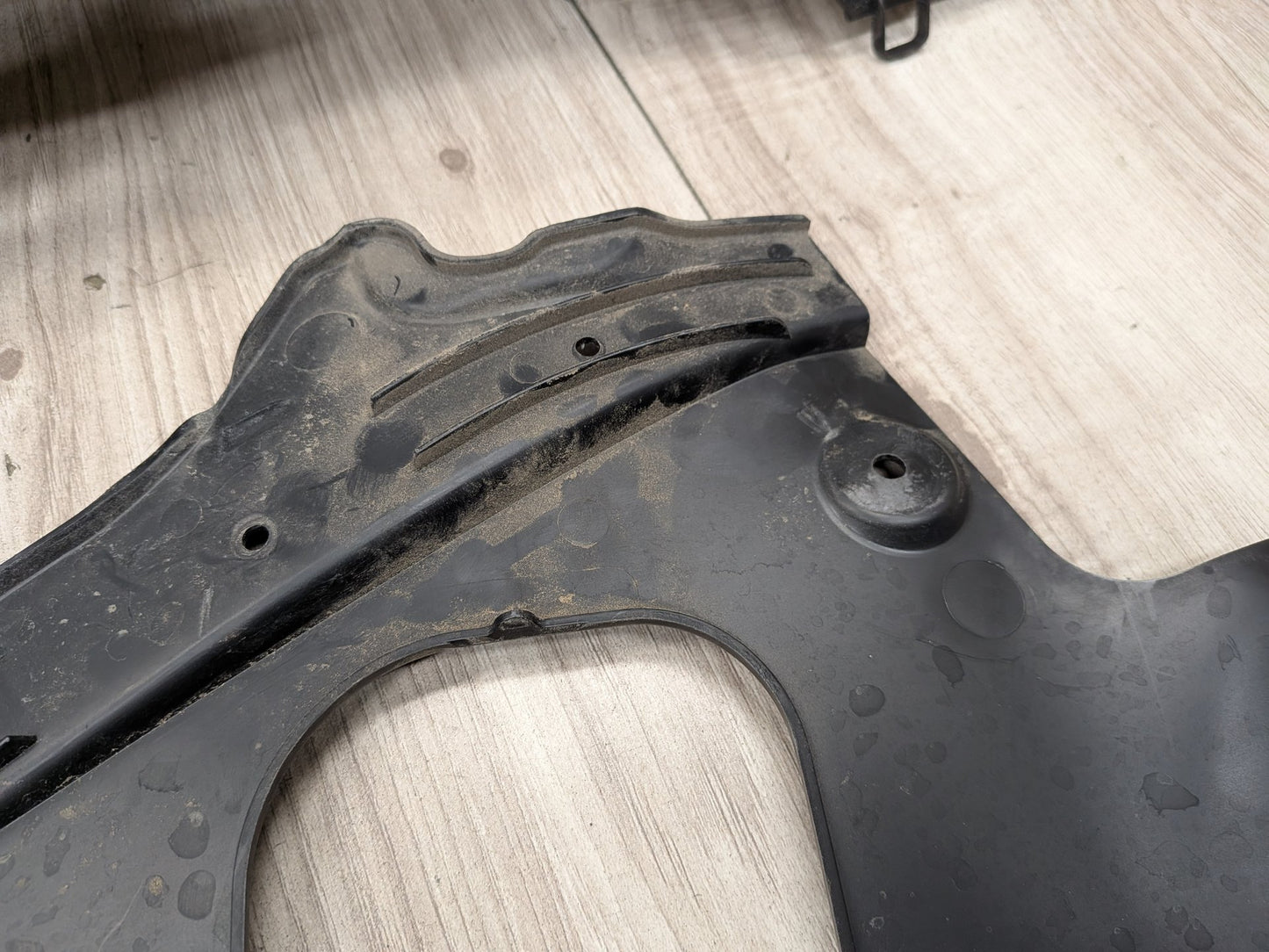 2018-2024 BMW X3 G01 Front Right Passenger Fender Brackets SET 7397492