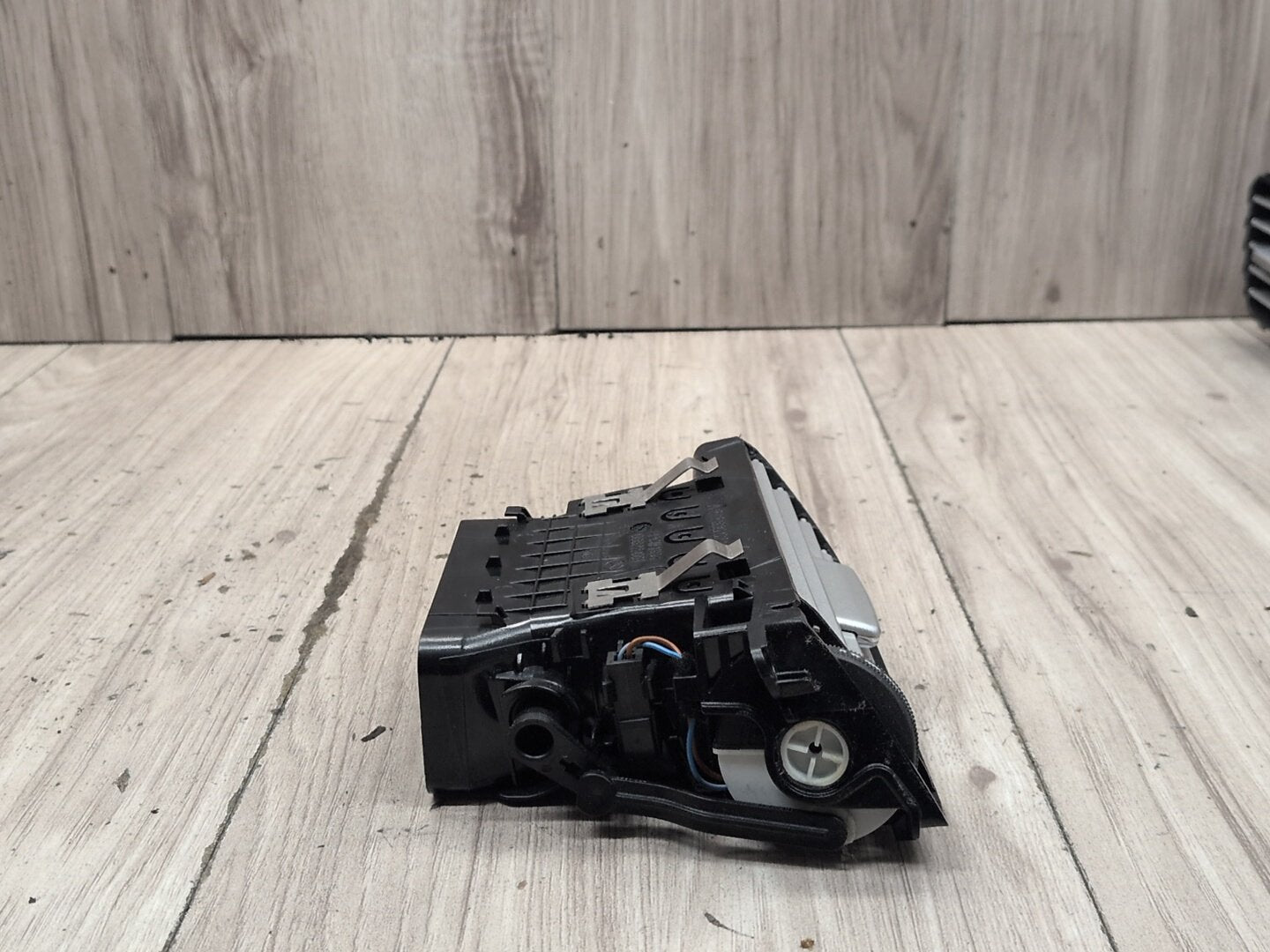2009-2012 Mercedes-Benz E550 W212 Dashboard Dash Board Right Passenger Air Vent A2128300254 OEM