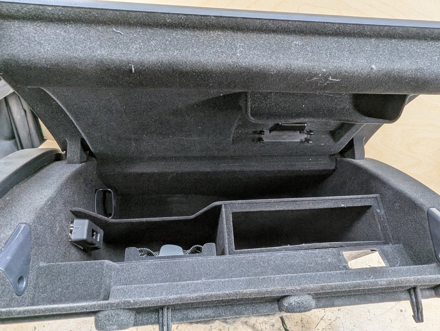 2011-2017 Audi RS5 8T Dashboard Dash Board Panel Glove Box Assemly 8K1880302C OEM
