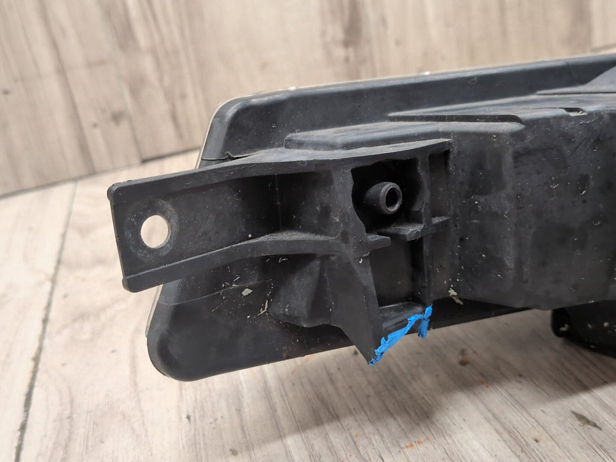 2008-2013 BMW 128i E82 Front Right Passenger Bumper Fog Lamp Light 7164856