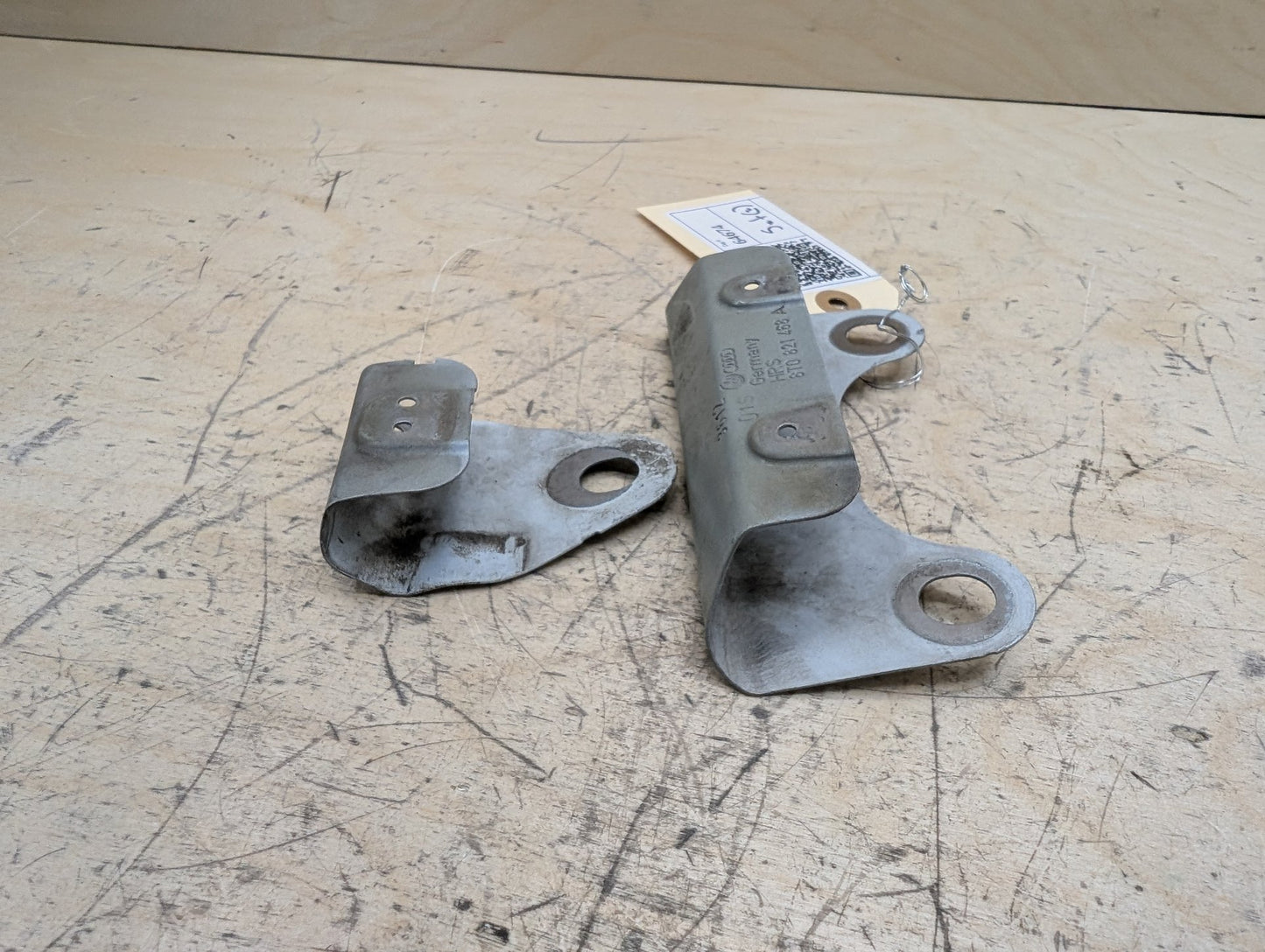 2011-2017 Audi RS5 8T Front Right Passenger Fender Brackets SET 8T0821468A OEM