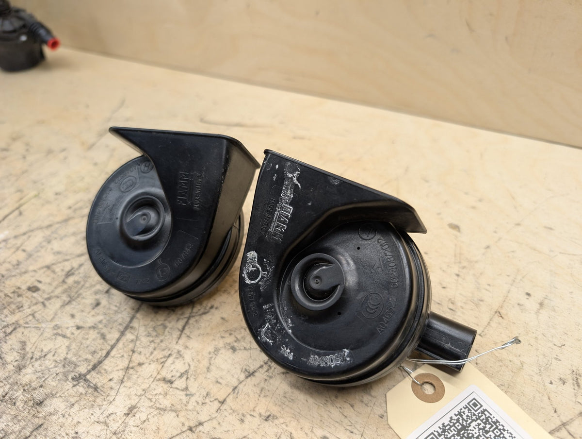 2019-2026 BMW 330i G20 Alarm Horns SET 7492205 OEM