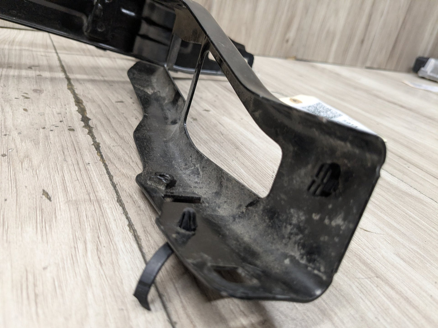 2019 BMW X3 G01 Right Passenger Headlight Bracket 7400114