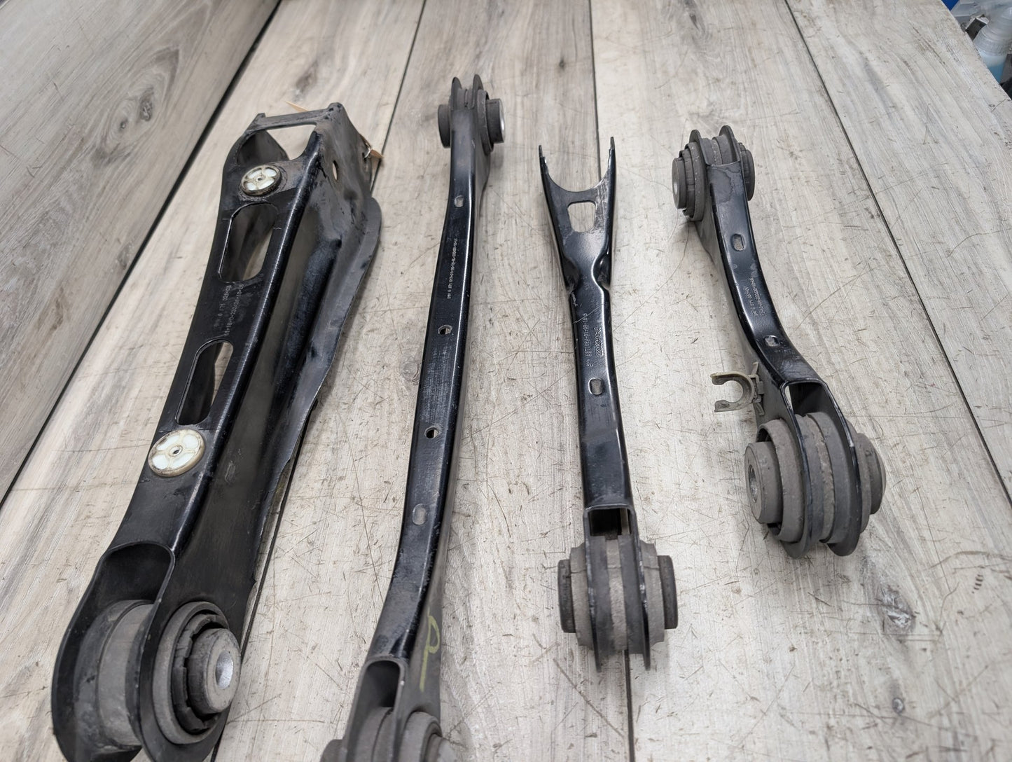 2018 - 2024 BMW X3 G01 Rear Right Passenger Control Arms SET 6871021 B58B30M0