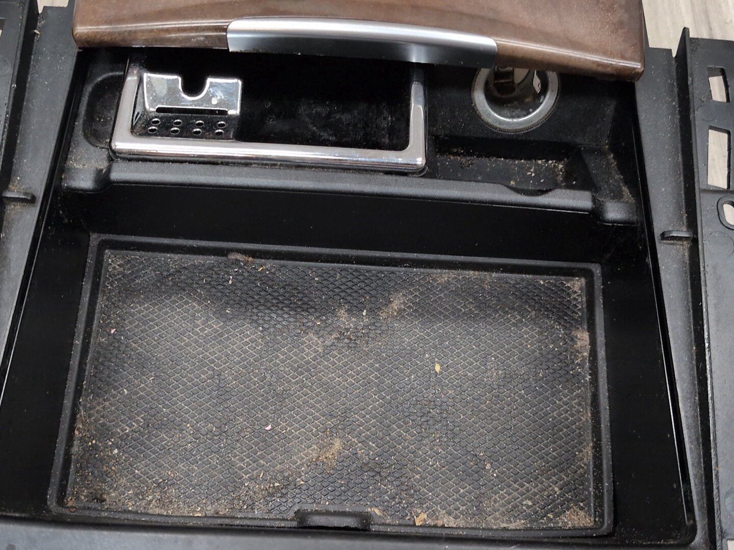 09-12 Mercedes E550 W212 Center Console Ashtray Ash Tray Cup Holder Compartment