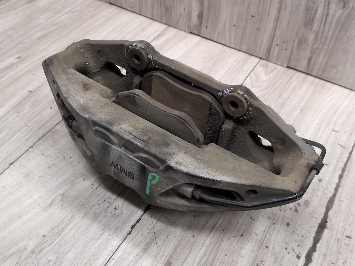 2016-2022 BMW 750i G12 Front Left Right Brake Caliper SET 6891297