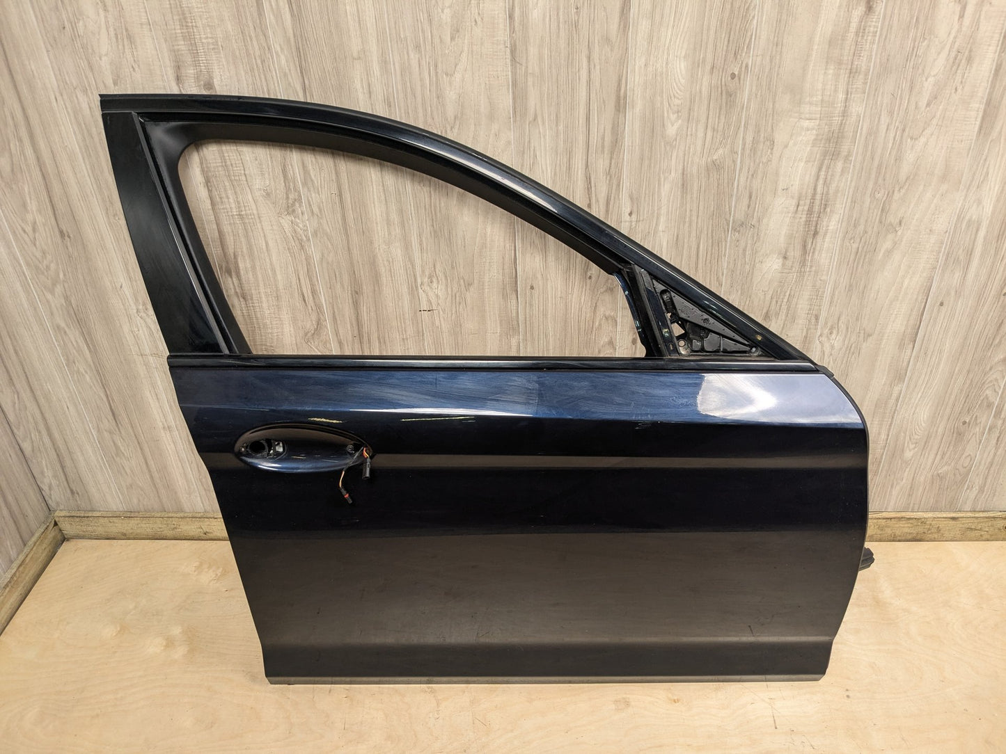 OEM BMW F90 G30 530 540 M550 M5 Front Right Passenger Door Shell Panel Black 416