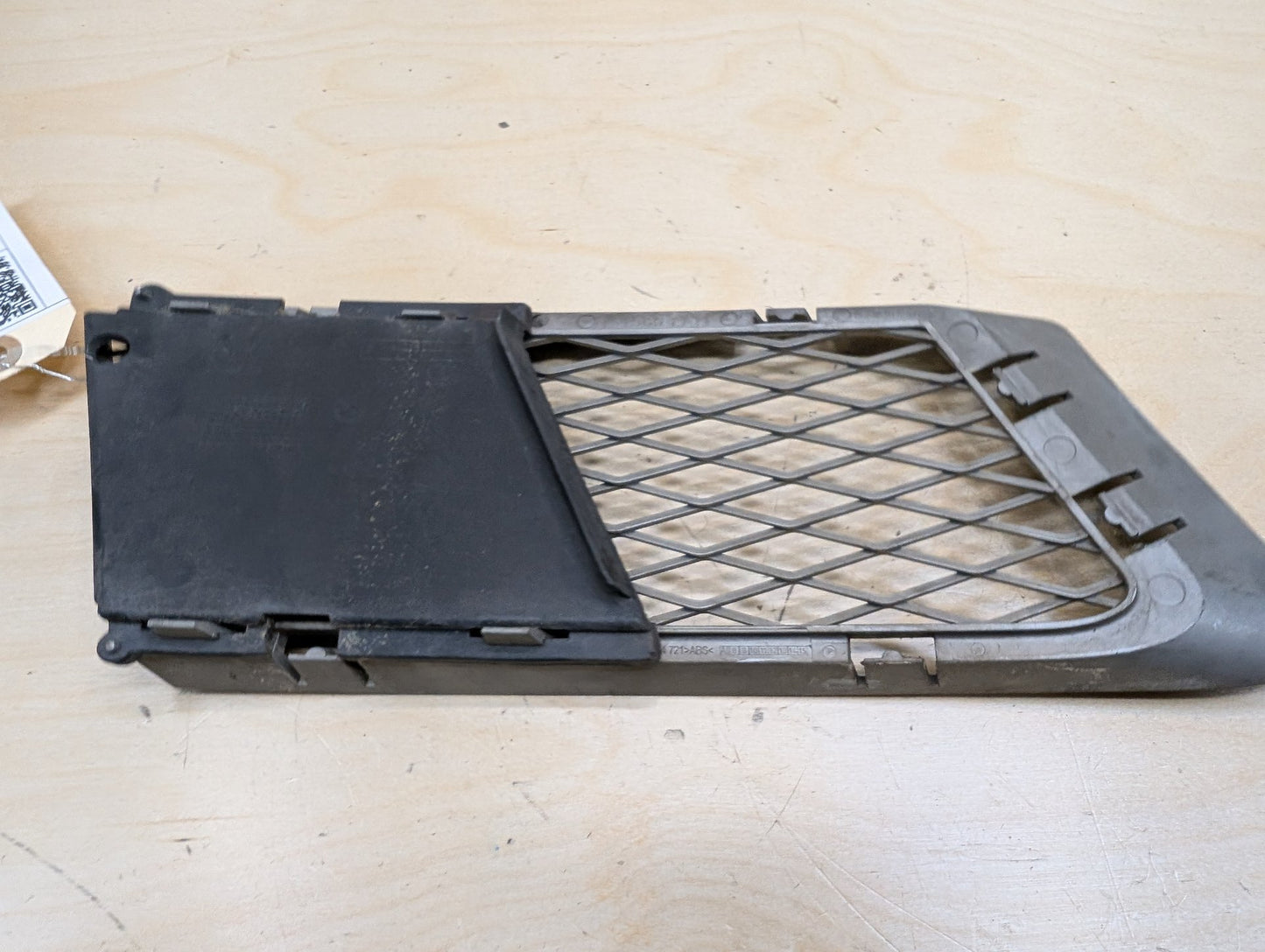 2007-2013 BMW 335i E93 Front Left Driver Bumper Cover Grille 7154721
