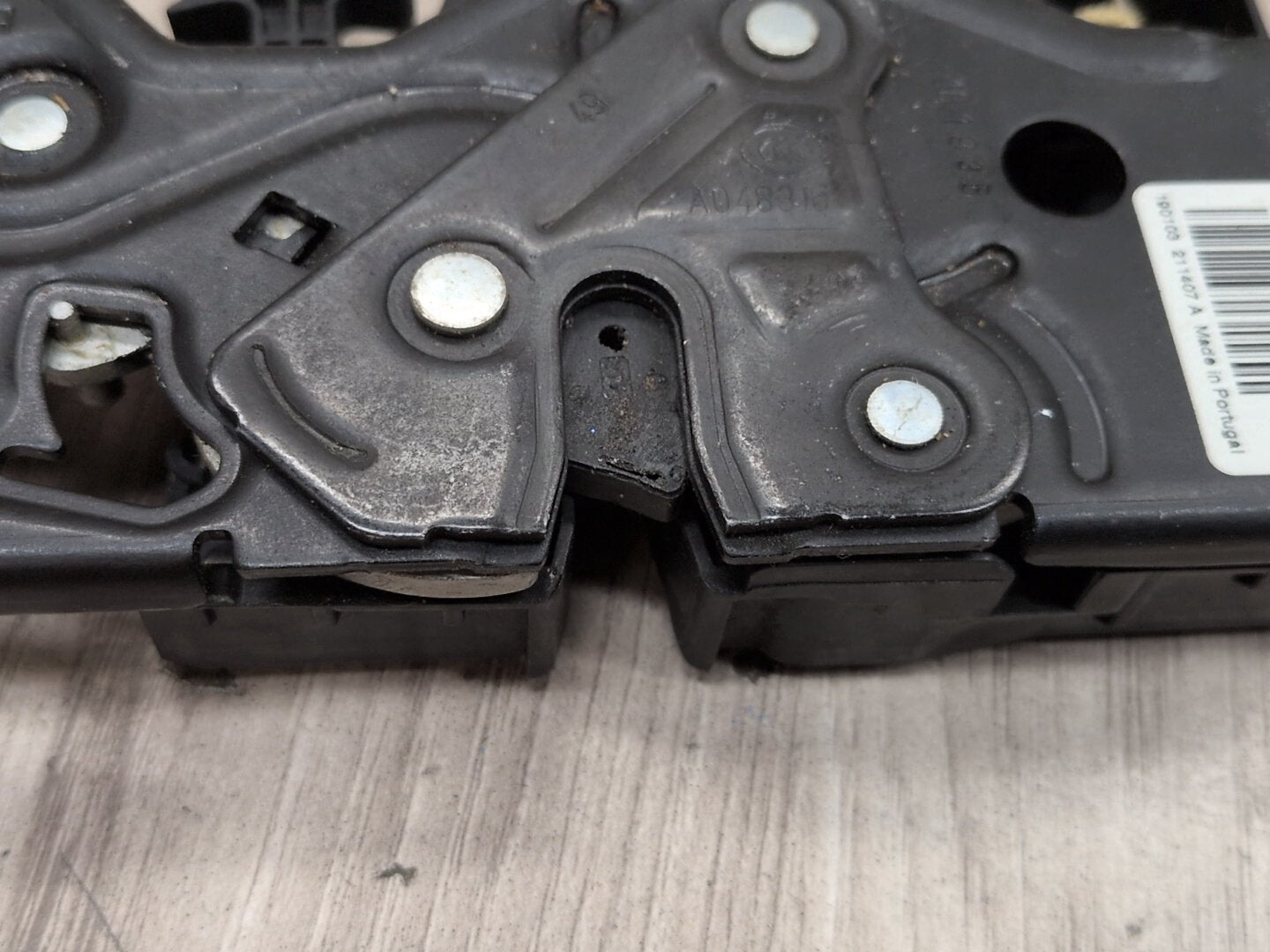 2018-2024 BMW X3 G01 Lower Liftgate Tailgate Lock Latch Actuator 7357112